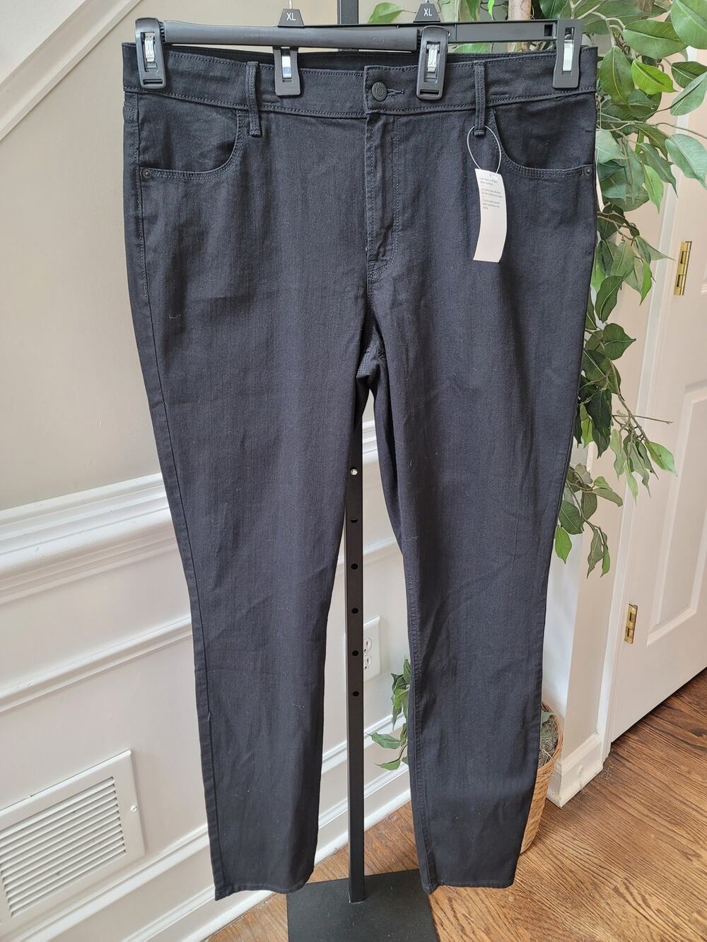 Old Navy Super Skinny Jeans Women's Size 16 Tall Black Mid-Rise Classic Stretch